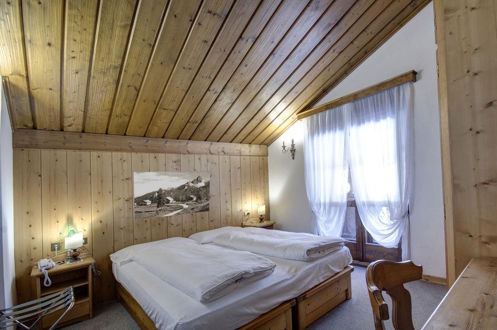 Hotel Al Larin Cortina d'Ampezzo Ngoại thất bức ảnh