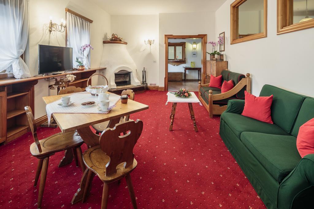 Hotel Al Larin Cortina d'Ampezzo Ngoại thất bức ảnh