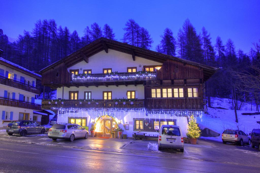 Hotel Al Larin Cortina d'Ampezzo Ngoại thất bức ảnh